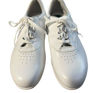SAS Free Time White “Nurse Shoes” Sz 10